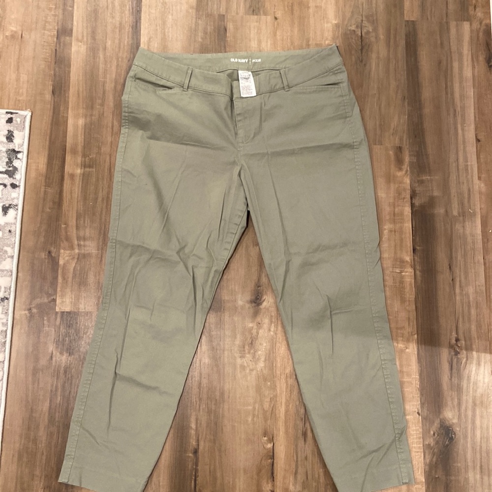 Ankle cut dress pants